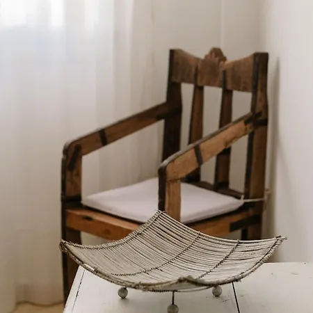 Апартаменты Refurbished 10' From The Centre *