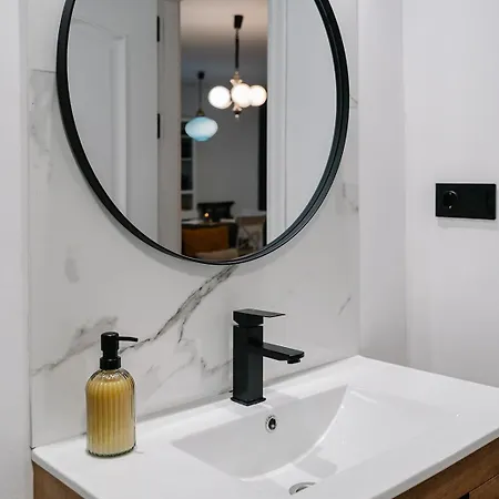 Refurbished 10' From The Centre Апартаменты Малага